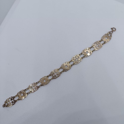 135 - A 9ct gold bracelet, 4.3 g  Provenance: From a large single owner collection of jewellery consigned ... 