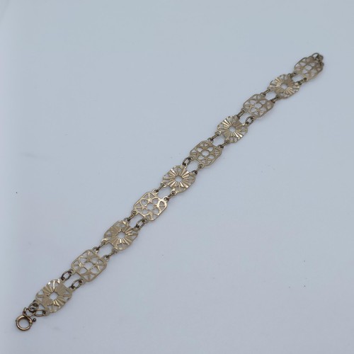 135 - A 9ct gold bracelet, 4.3 g  Provenance: From a large single owner collection of jewellery consigned ... 