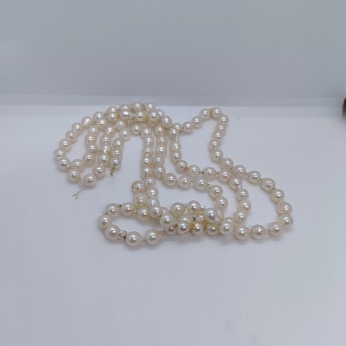 172 - A cultured pearl necklace  Provenance: From a large single owner collection of jewellery consigned f... 