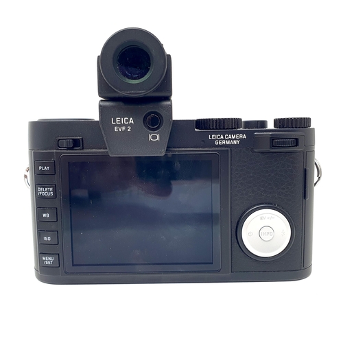 55 - A Leica X Vario digital camera, No. 4708118, with an Elmar 1:3.5 - 6.4 / 18 - 46 lens
Provenance: Fr... 