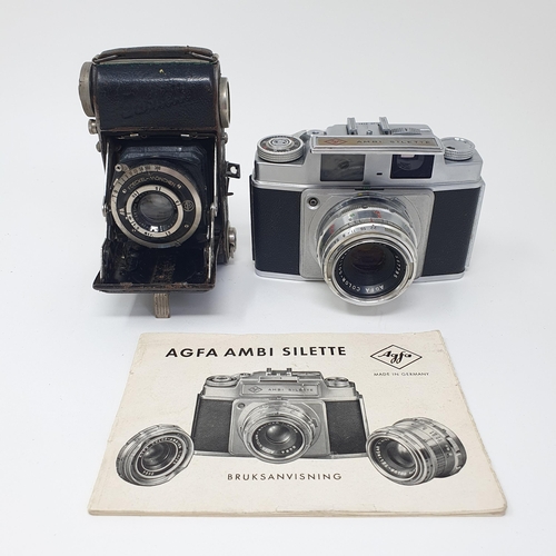 89 - An Agfa Ambi Silette camera, with a manual, in a carrycase and a Jubilette camera (2)