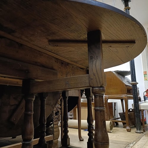 919 - A 19th century oak gateleg table, 100 cm wide