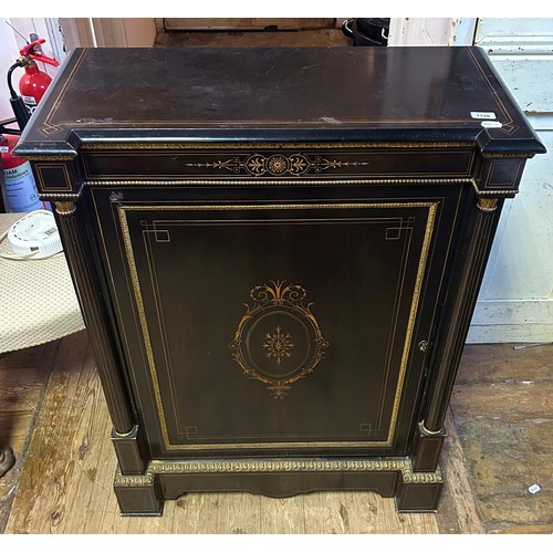 929 - A Victorian ebonised pier cabinet, 82 cm wide