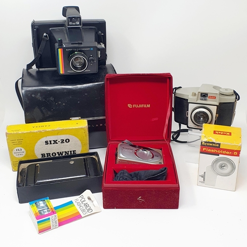 98 - A Yashica camera, and assorted photographic equipment (box)