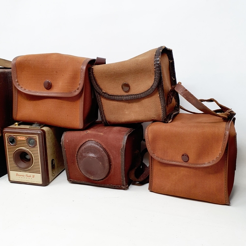 128 - An Ilford Envoy camera, boxed, and assorted boxed cameras (box)