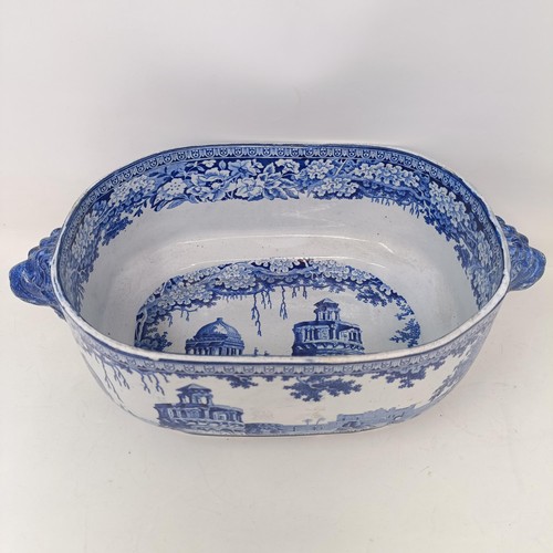 712 - A blue and white tureen, with lion mask handles, 34 cm wide