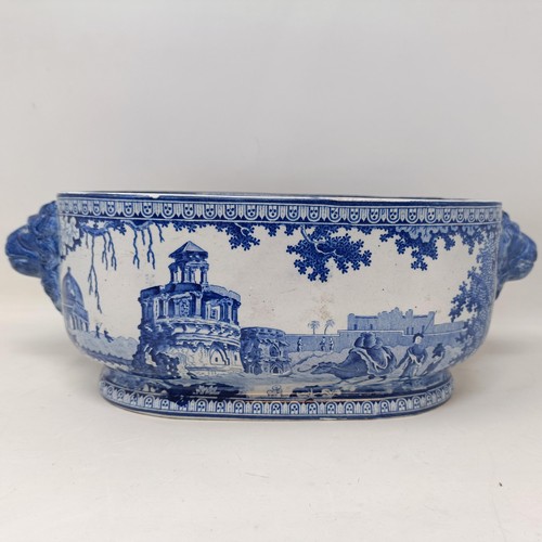 712 - A blue and white tureen, with lion mask handles, 34 cm wide