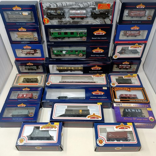 203 - Assorted Bachmann rolling stock and carriages, all boxed (box)