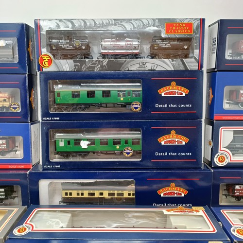 203 - Assorted Bachmann rolling stock and carriages, all boxed (box)