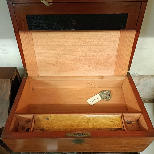 734 - A mahogany tea caddy, 23 cm wide, a clock and four boxes (6)