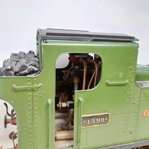 261 - A live steam 3.5 inch gauge 0-6-0 locomotive, in green livery, 50 cm, on a stand