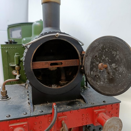 261 - A live steam 3.5 inch gauge 0-6-0 locomotive, in green livery, 50 cm, on a stand