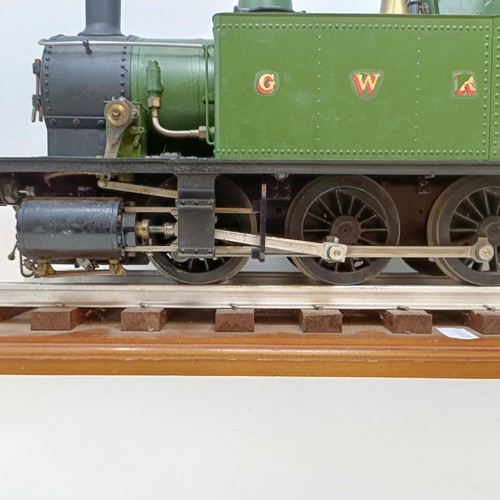 261 - A live steam 3.5 inch gauge 0-6-0 locomotive, in green livery, 50 cm, on a stand