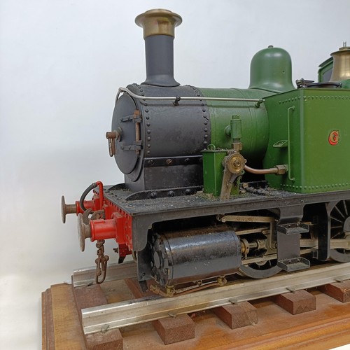 261 - A live steam 3.5 inch gauge 0-6-0 locomotive, in green livery, 50 cm, on a stand