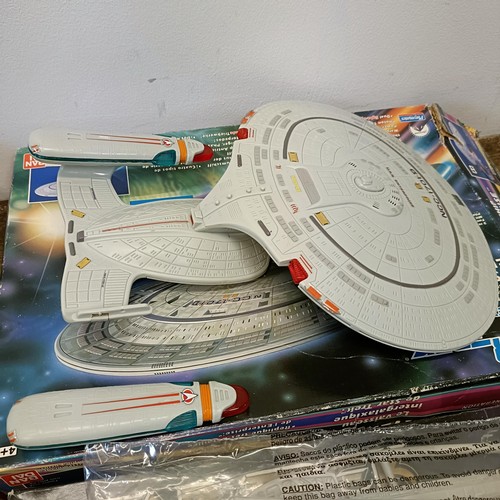 248 - A Star Trek The Next Generation Shuttlecraft CD Holder, USS Defiant, Starship Enterprise, Cardassian... 