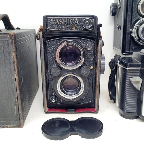 160 - A Yashica Mat-124G twin lens camera, and three box cameras (4)