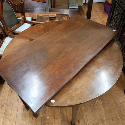 1016 - A 19th century mahogany D end dining table, with an extra leaf, 130 cm wide