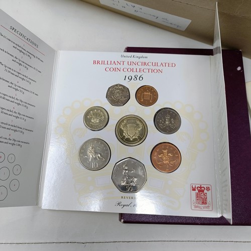 401 - A Queen Victoria one rupee, 1840, assorted world coins, and a small group of banknotes