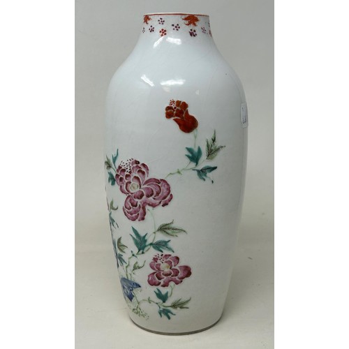 776 - A Chinese famille rose vase, decorated flowers, 28 cm high