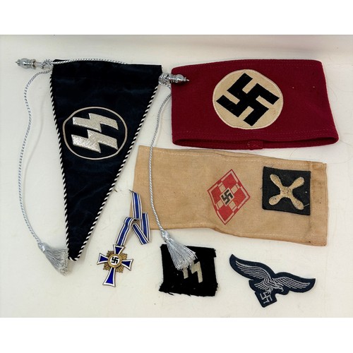 585 - A Third Reich Mothers medal, and assorted Third Reich style related items (box)