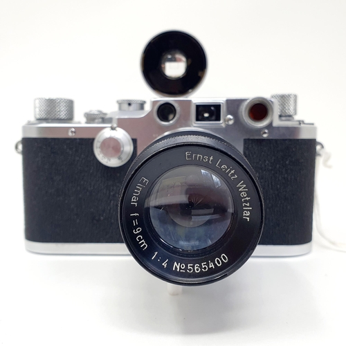 693 - A Leica IIIC Chrome camera, No 492672