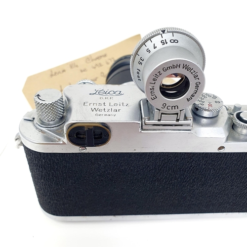 693 - A Leica IIIC Chrome camera, No 492672