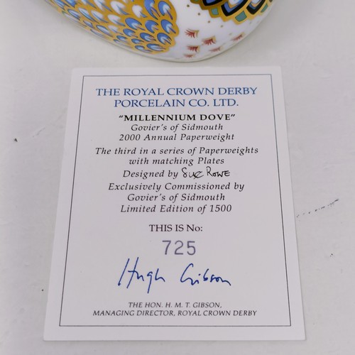 638 - A Royal Crown Derby limited edition paperweight, Millennium Dove, 725/1500, 15 cm wide, with a certi... 