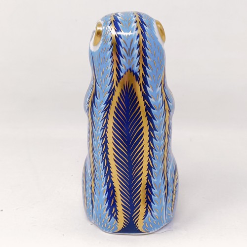 638 - A Royal Crown Derby limited edition paperweight, Millennium Dove, 725/1500, 15 cm wide, with a certi... 