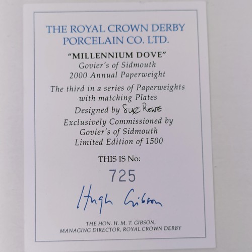 638 - A Royal Crown Derby limited edition paperweight, Millennium Dove, 725/1500, 15 cm wide, with a certi... 