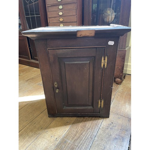 758 - An oak bureau, 90 cm wide, a wall shelf, an oak cupboard, and a corner cabinet (4)