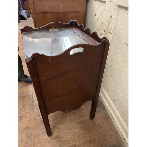 747 - A mahogany tambour front tray top commode, 50 cm wide, a single chair, and a corner chair (3)