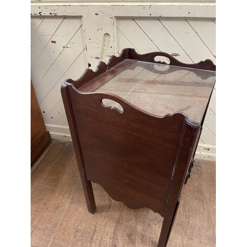 747 - A mahogany tambour front tray top commode, 50 cm wide, a single chair, and a corner chair (3)