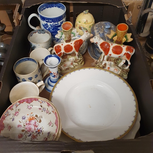 518 - A 19th century blue and white mug, and assorted other ceramics (box)