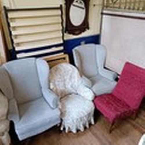 915 - A pair of wingback armchairs, and assorted furniture (qty)