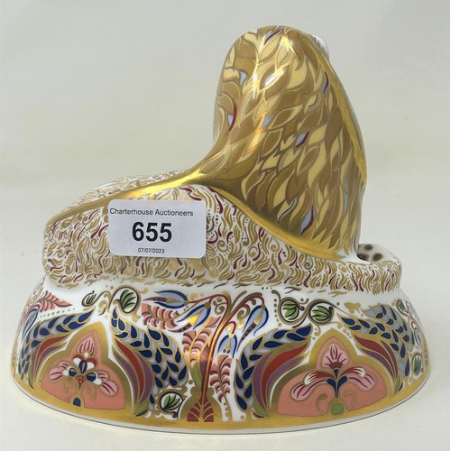 655 - A Royal Crown Derby paperweight, Lion, 15 cm high, boxed Provenance: From a large single owner colle... 