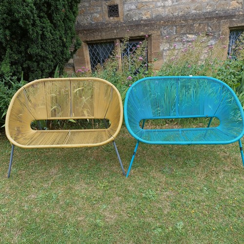 960 - A pair of modern garden seats, from John Lewis, 115 cm wide (2)