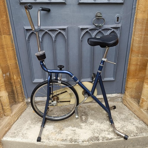 958 - A Maclean bicycle, and an exercise bike (2)