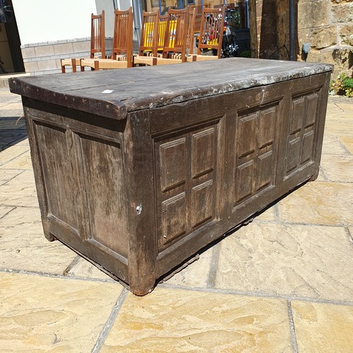 907 - An oak coffer, 140 cm wide