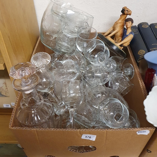 576 - Assorted ceramics, glass, cups and other items (7 boxes)