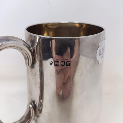 70 - An Edwardian silver pint mug, London 1902, 9.4 ozt, 13 cm high