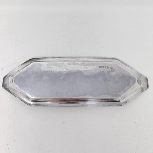 2 - A George III silver snuffer tray, makers mark DU NH, London 1792, 4.5 ozt