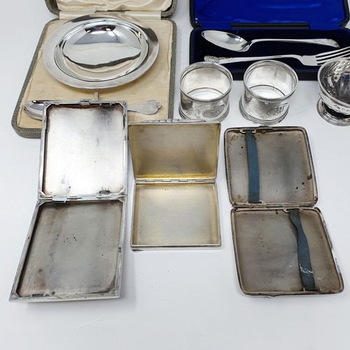 124A - A Continental silver coloured metal compact, a George V silver bowl and matching spoon, paste, three... 