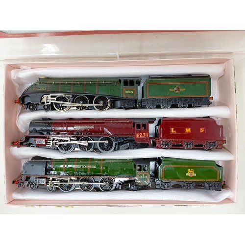 401 - A Hornby OO gauge 4-6-2 locomotive and tender, No R063, a Great Model Railways OO gauge 4-6-0 locomo... 