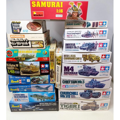 412 - A Tamiya German Tiger 1 kit, and other assorted kits (2 boxes)