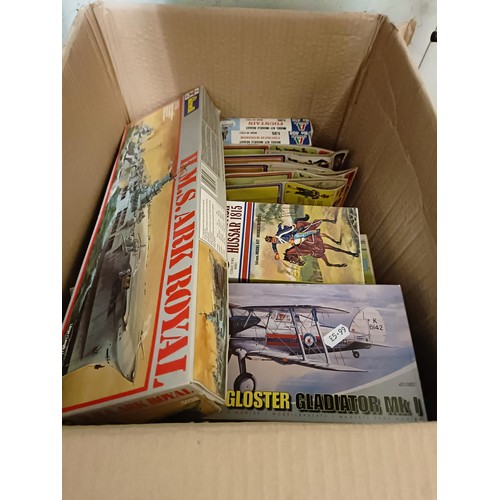 412 - A Tamiya German Tiger 1 kit, and other assorted kits (2 boxes)