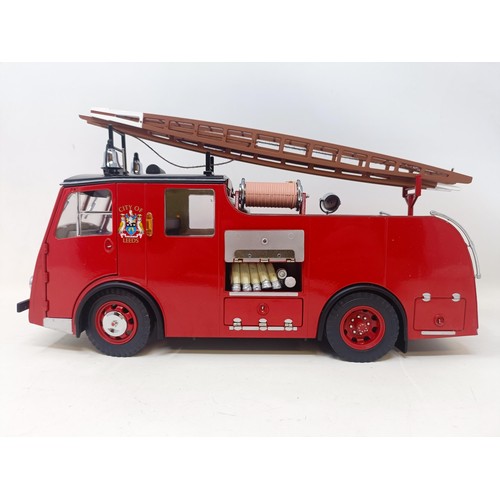 430 - A Corgis Heroes Under Fire two piece fire truck set, No US99150, and assorted other die-cast fire tr... 