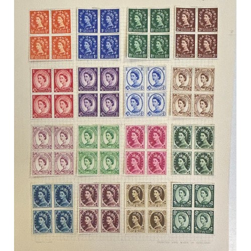 63 - Great Britain - 1952-1959 Wildings unused collection in blocks of four including Graphite issues and... 