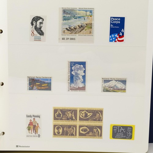 3 - An USA collection of stamps, mostly mint, and including mini-sheets, in six albums (6)