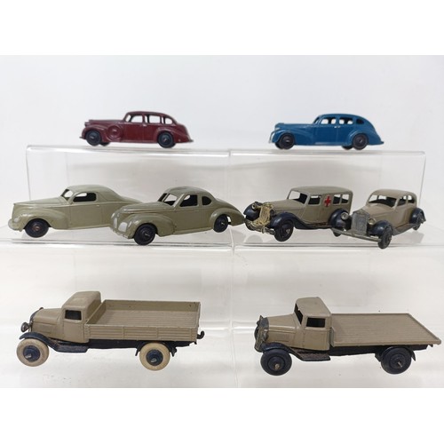 448 - A Dinky Toys Lincoln Zephyr, two lorries, one with a trailer, and other vehicles (8)