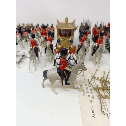 450 - Assorted Britains type soldiers